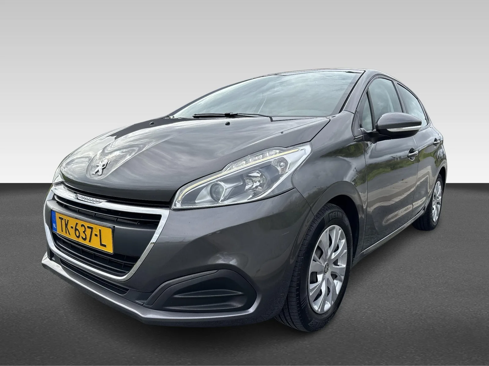 Peugeot 208 (2018) — foto 1