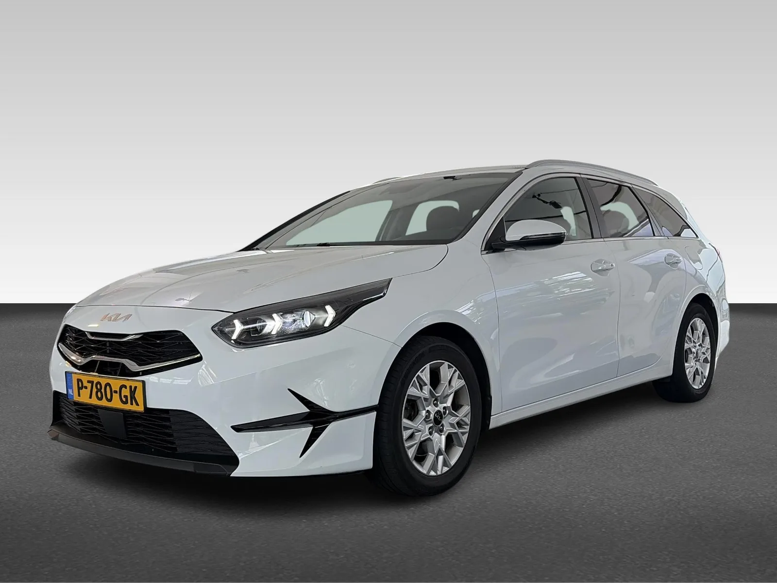Kia Ceed (2022) — foto 1