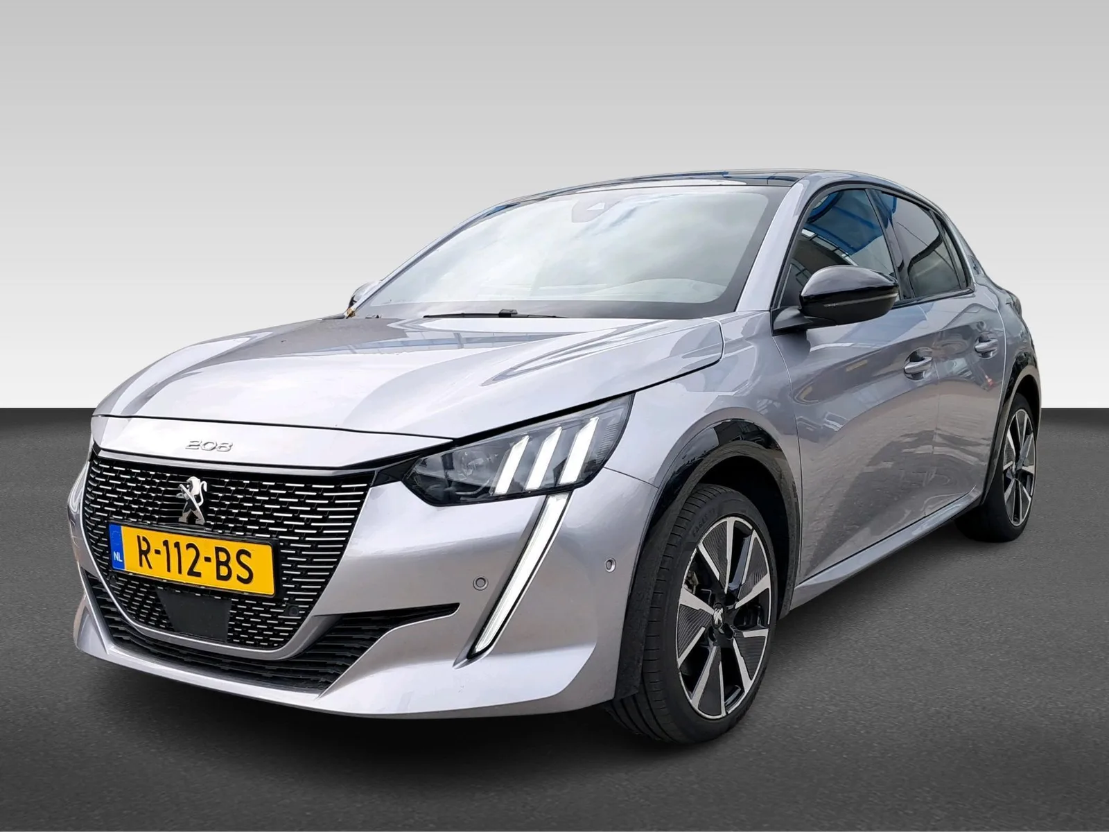Peugeot e-208 (2022) — foto 1