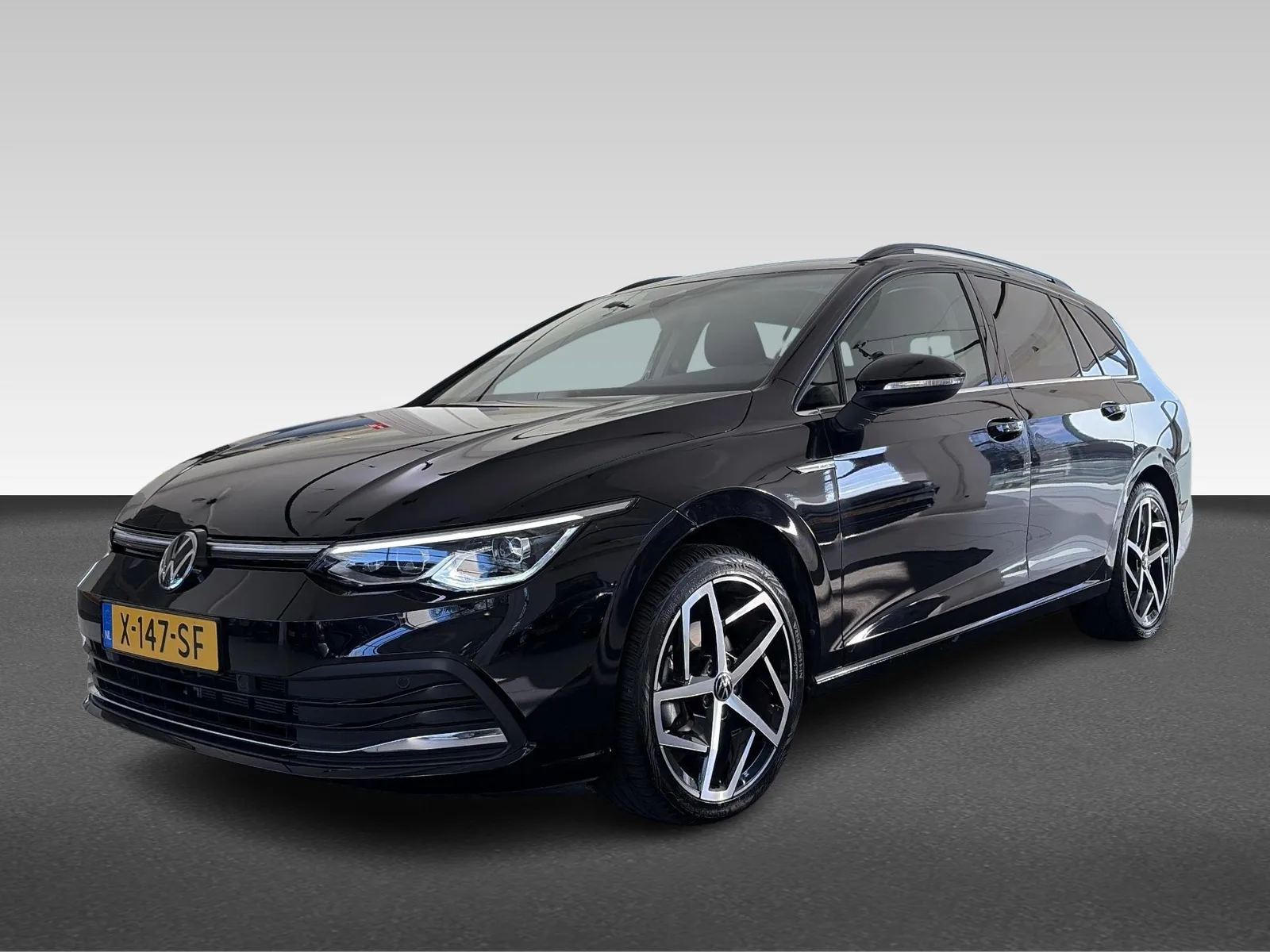 Volkswagen Golf (2024) — foto 1