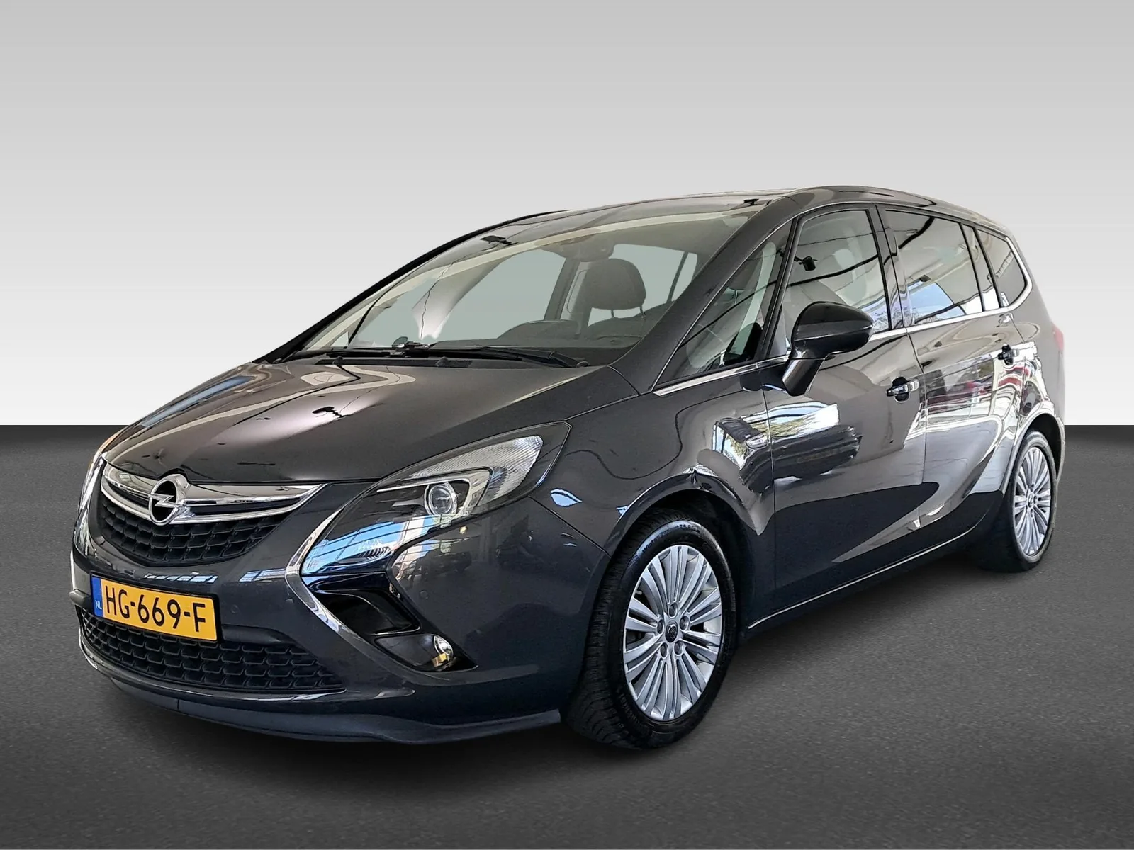 Opel Zafira Tourer (2015) — foto 1