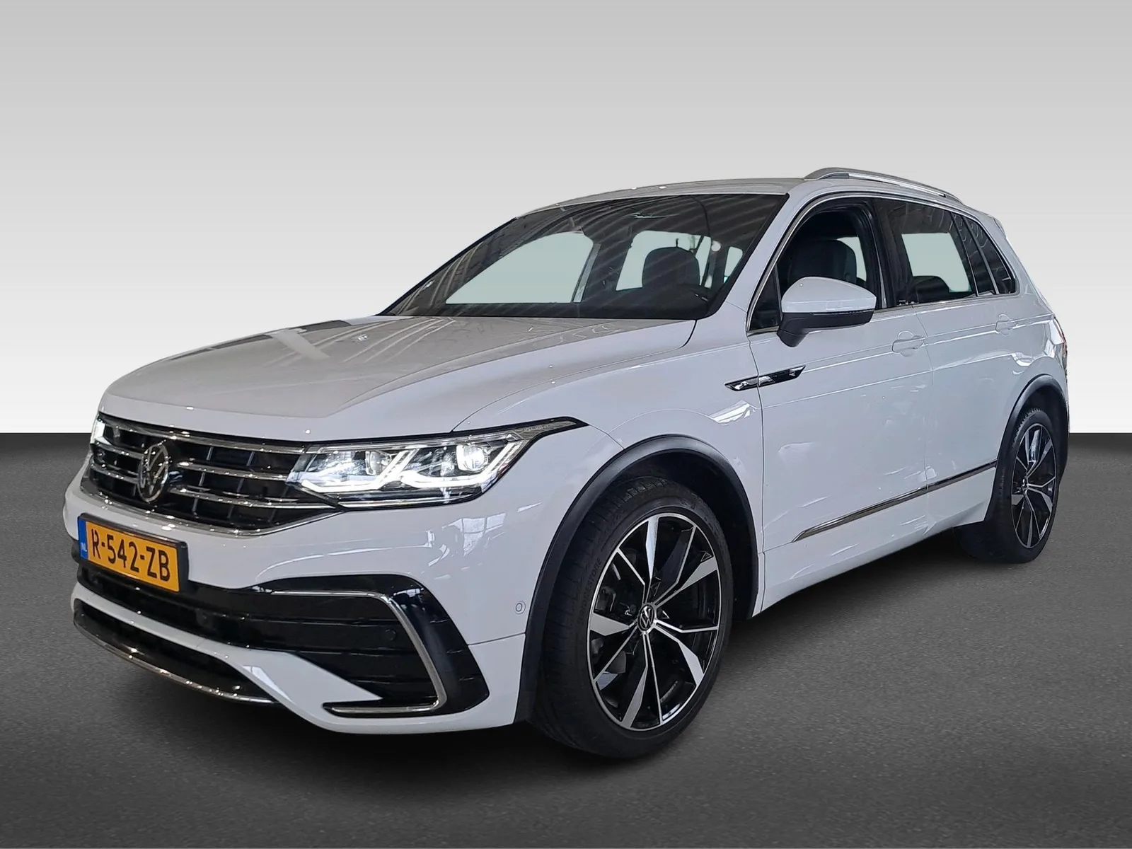 Volkswagen Tiguan (2023) — foto 1