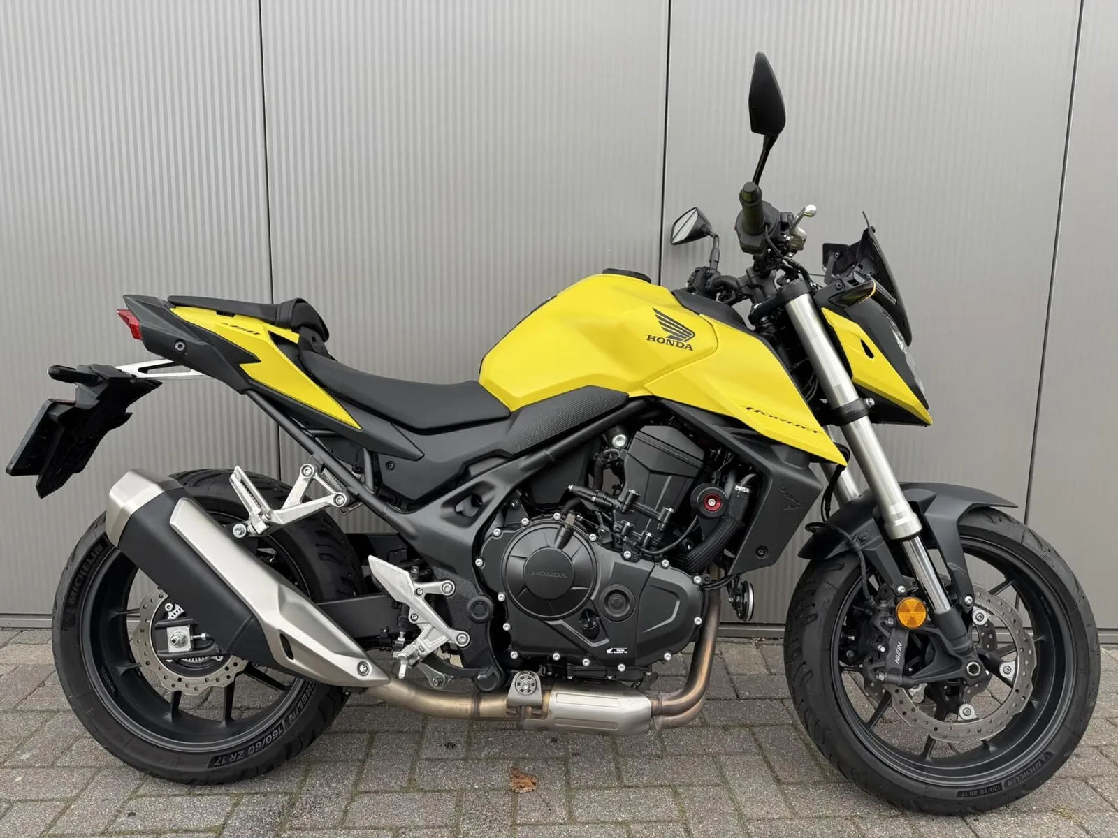 Honda CB 750 Hornet (2023) — foto 1