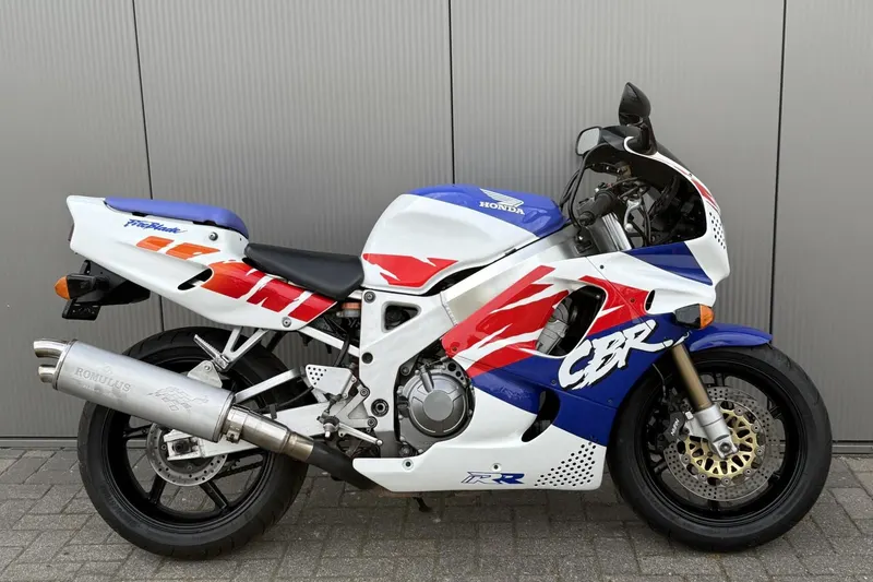 Honda CBR 900 RR Fireblade (1992)