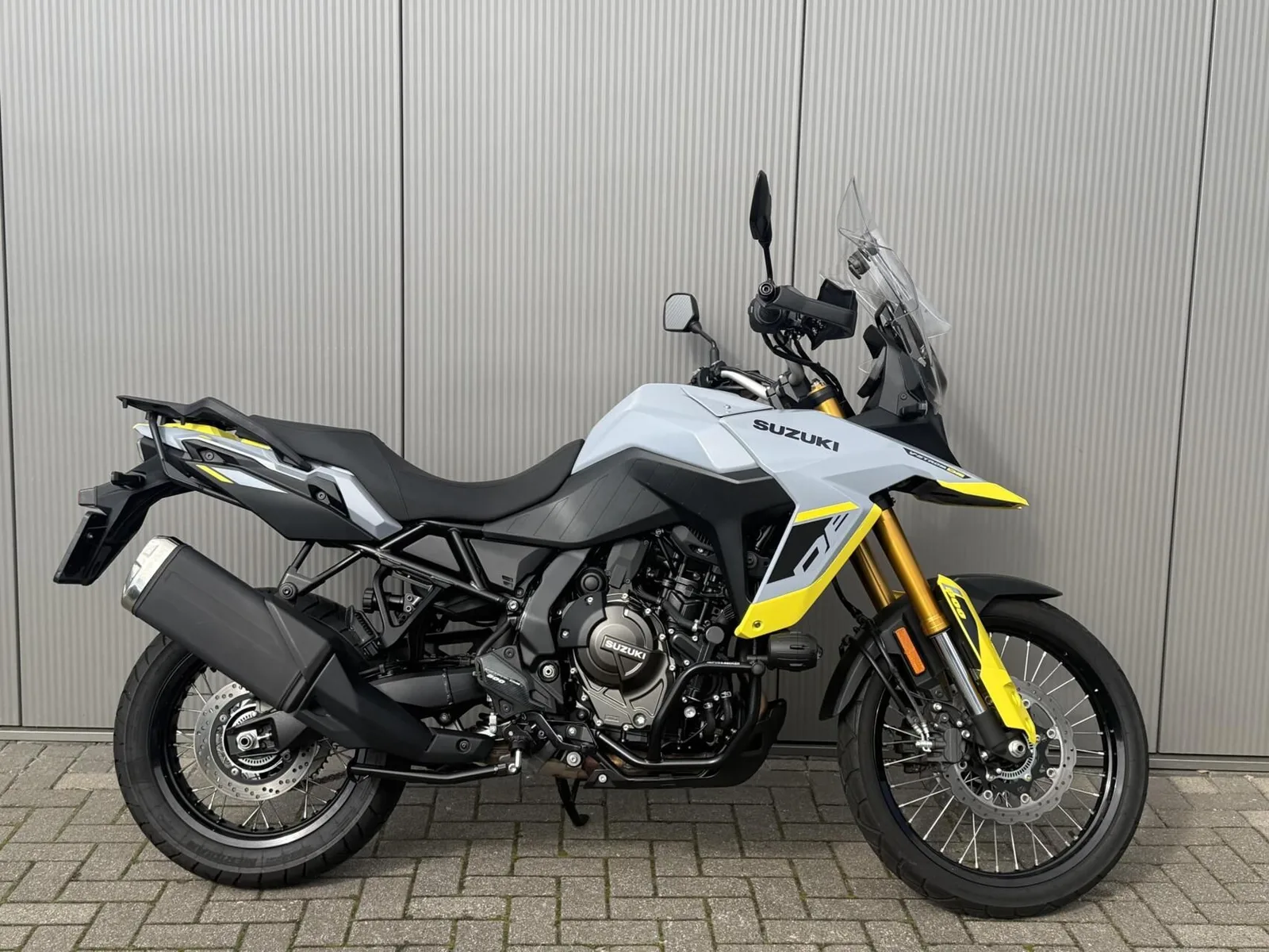Suzuki 800 V-Strom DE Touring (2024) — foto 1