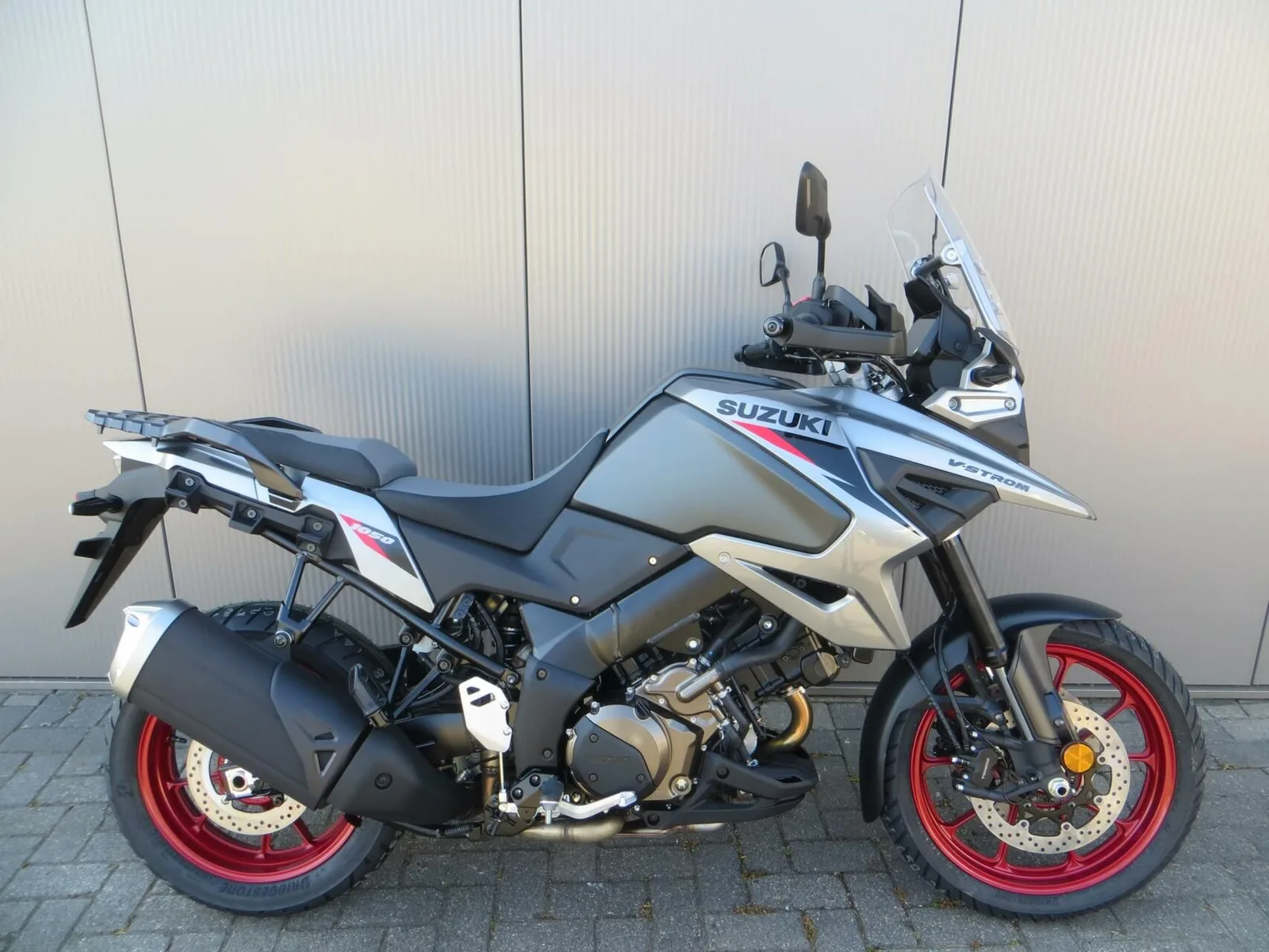 Suzuki DL 1050 V Strom (2026) — foto 1