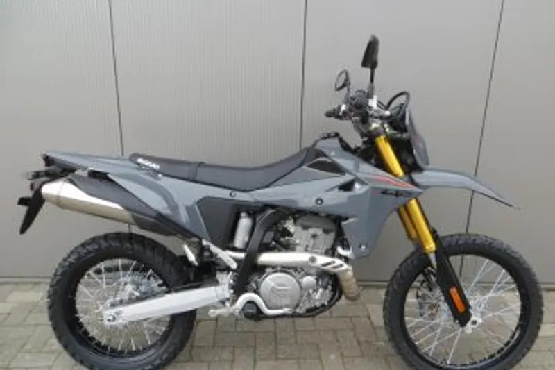 Suzuki DR Z4S (2026)