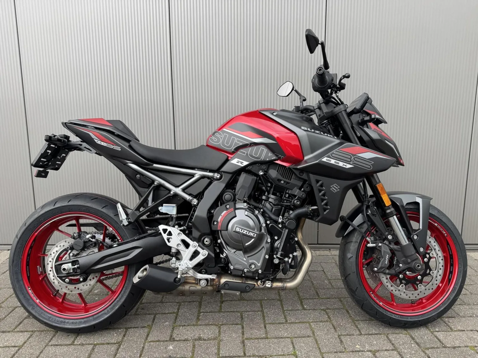 Suzuki GSX-8S (2026) — foto 1