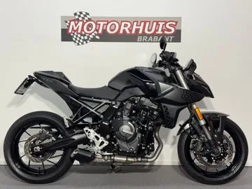 Suzuki GSX-8S (2023) — foto 1