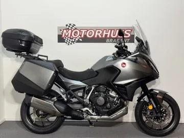Honda NT 1100 (2022) — foto 1
