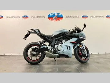CFMoto 675SR-R (2026) — foto 1