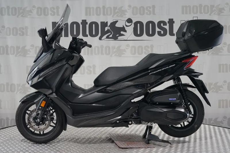 Honda NSS (2025)