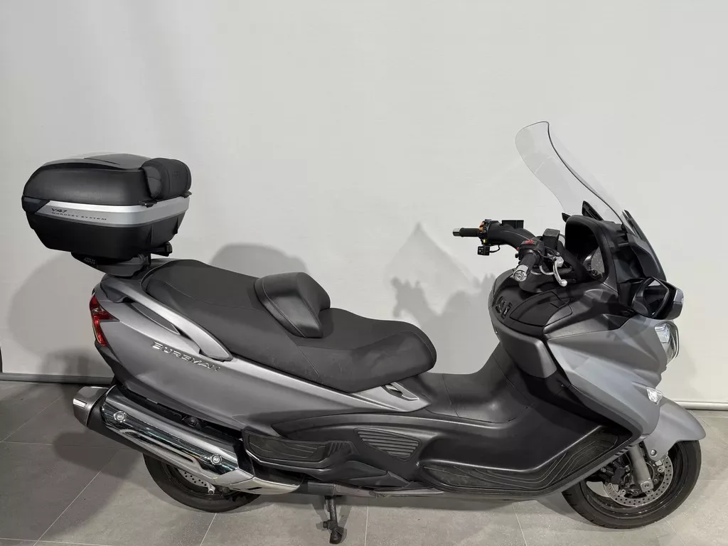 Suzuki AN 650 EXECUTIVE (2015) — foto 1