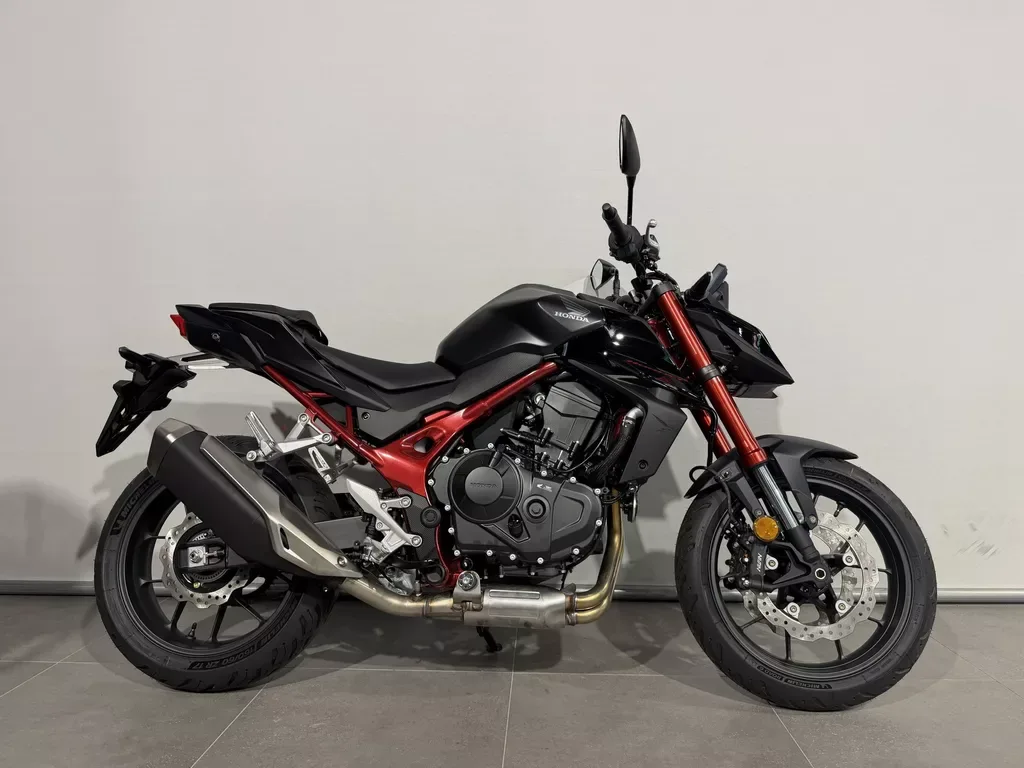 Honda CB 750 Hornet (2026) — foto 1