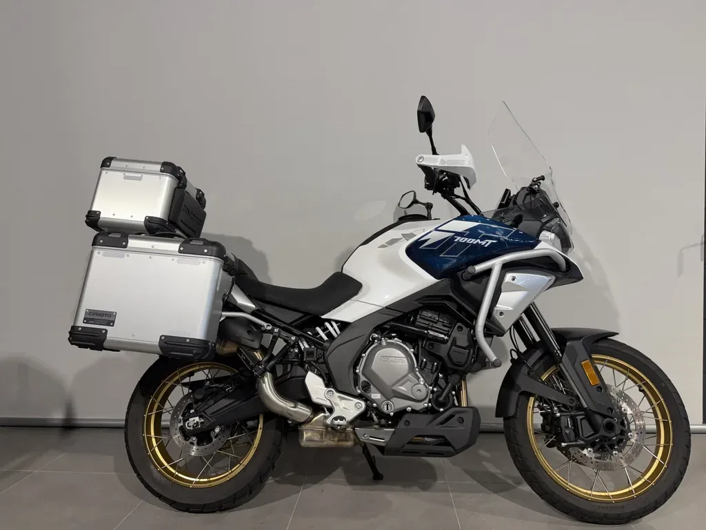 CFMoto 700 MT (2025) — foto 1