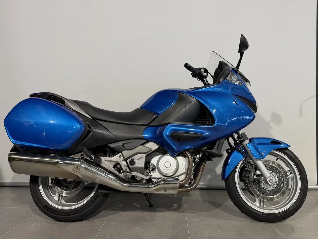 Honda NT 700V (2007) — foto 1