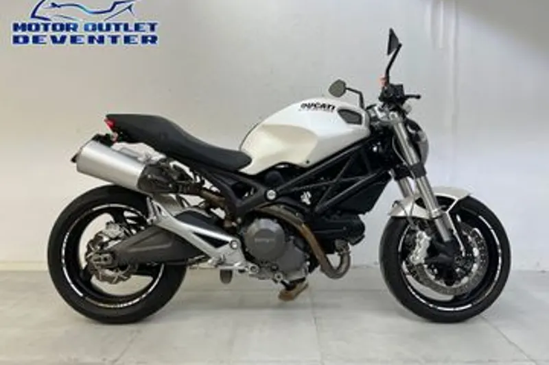 Ducati Monster 696 (2008)