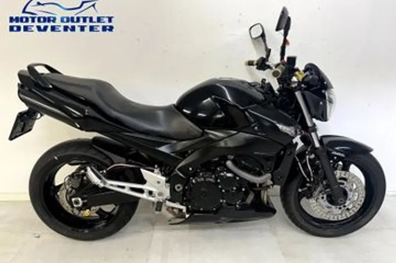 Suzuki GSR600 (2012)