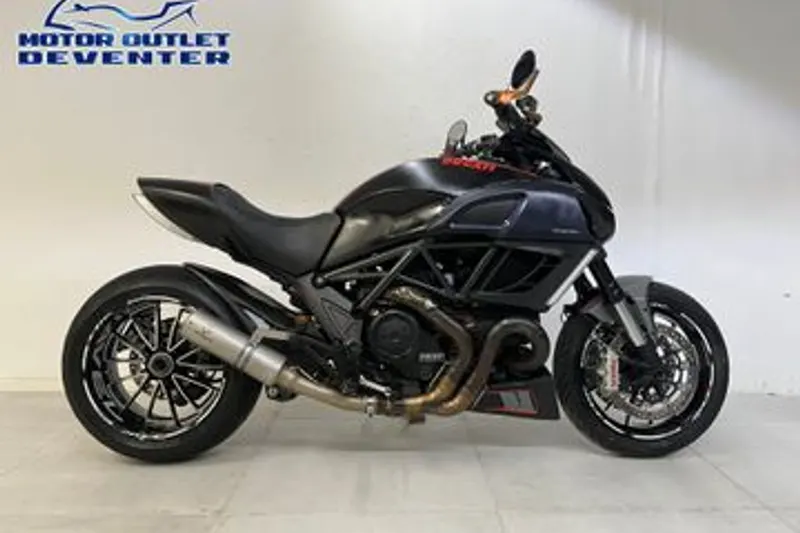 Ducati Diavel (2012)