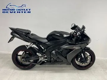 Yamaha YZF-R1 (2005) — foto 1