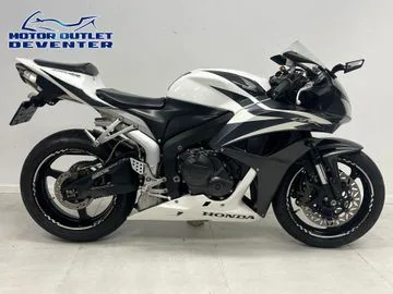 Honda CBR600RR (2007) — foto 1