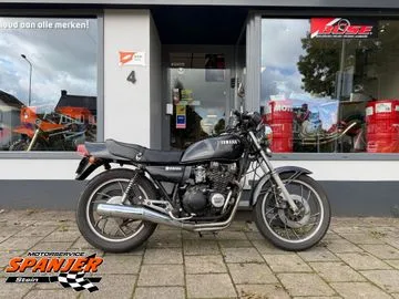 Yamaha XJ 550 (1981) — foto 1