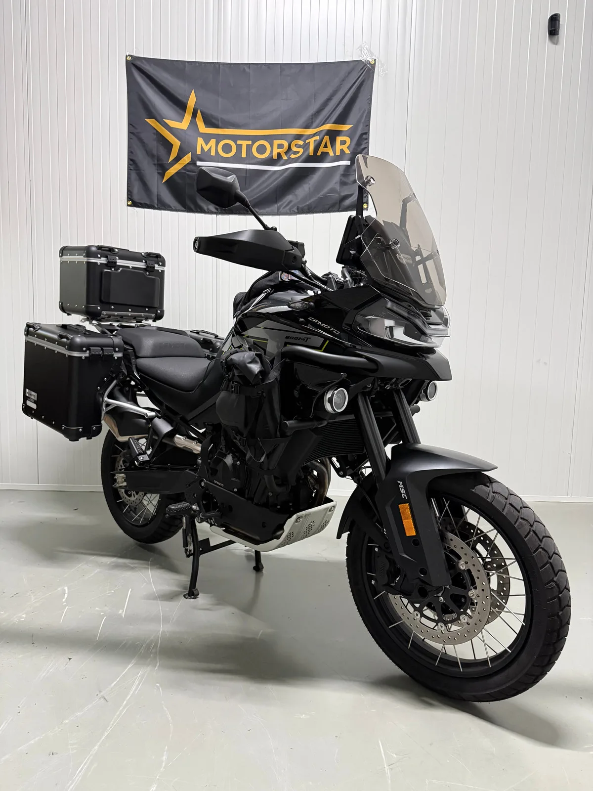 CFMoto 800 MT (2026) — foto 1