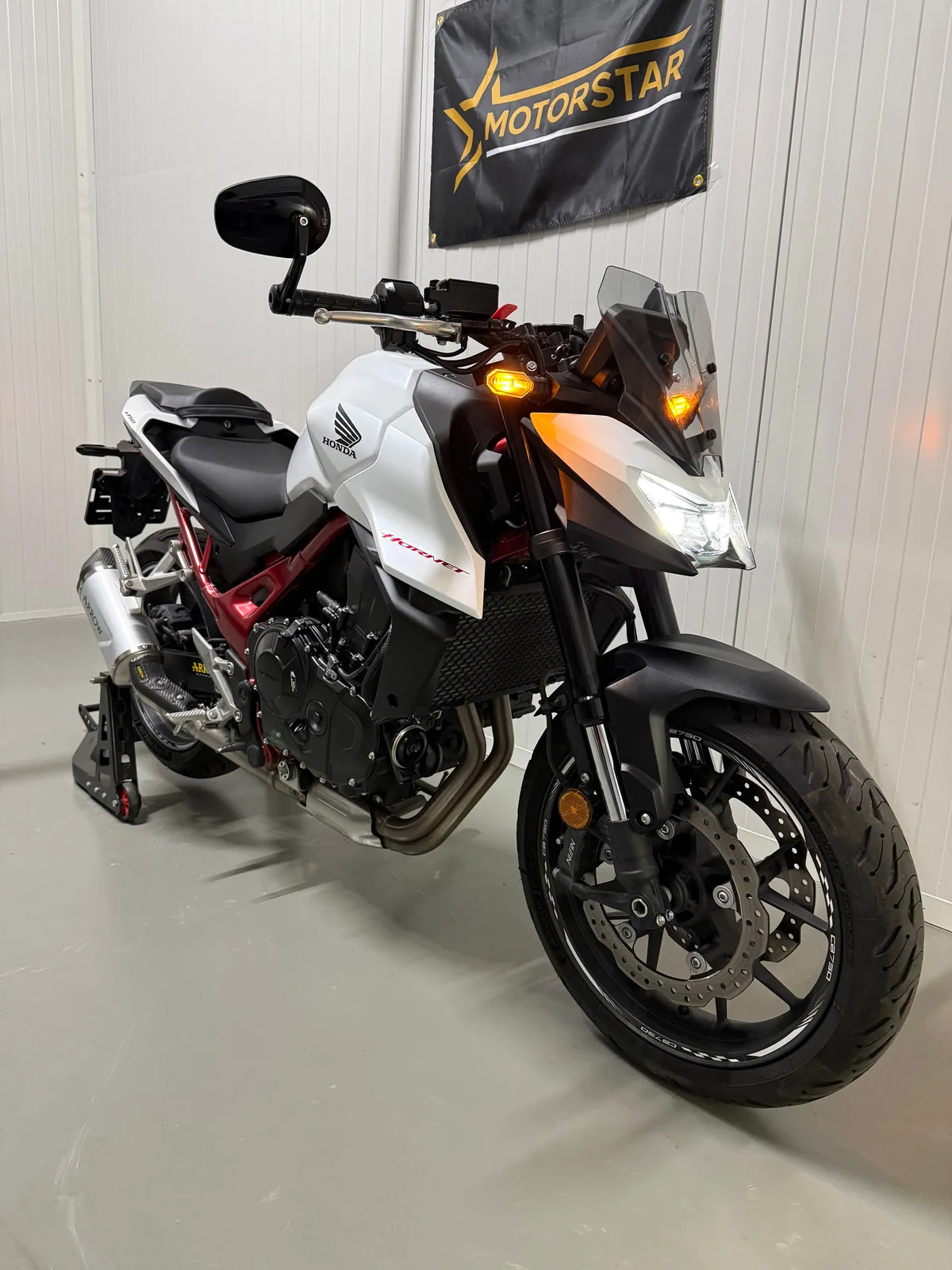 Honda Hornet 750 (2025) — foto 1