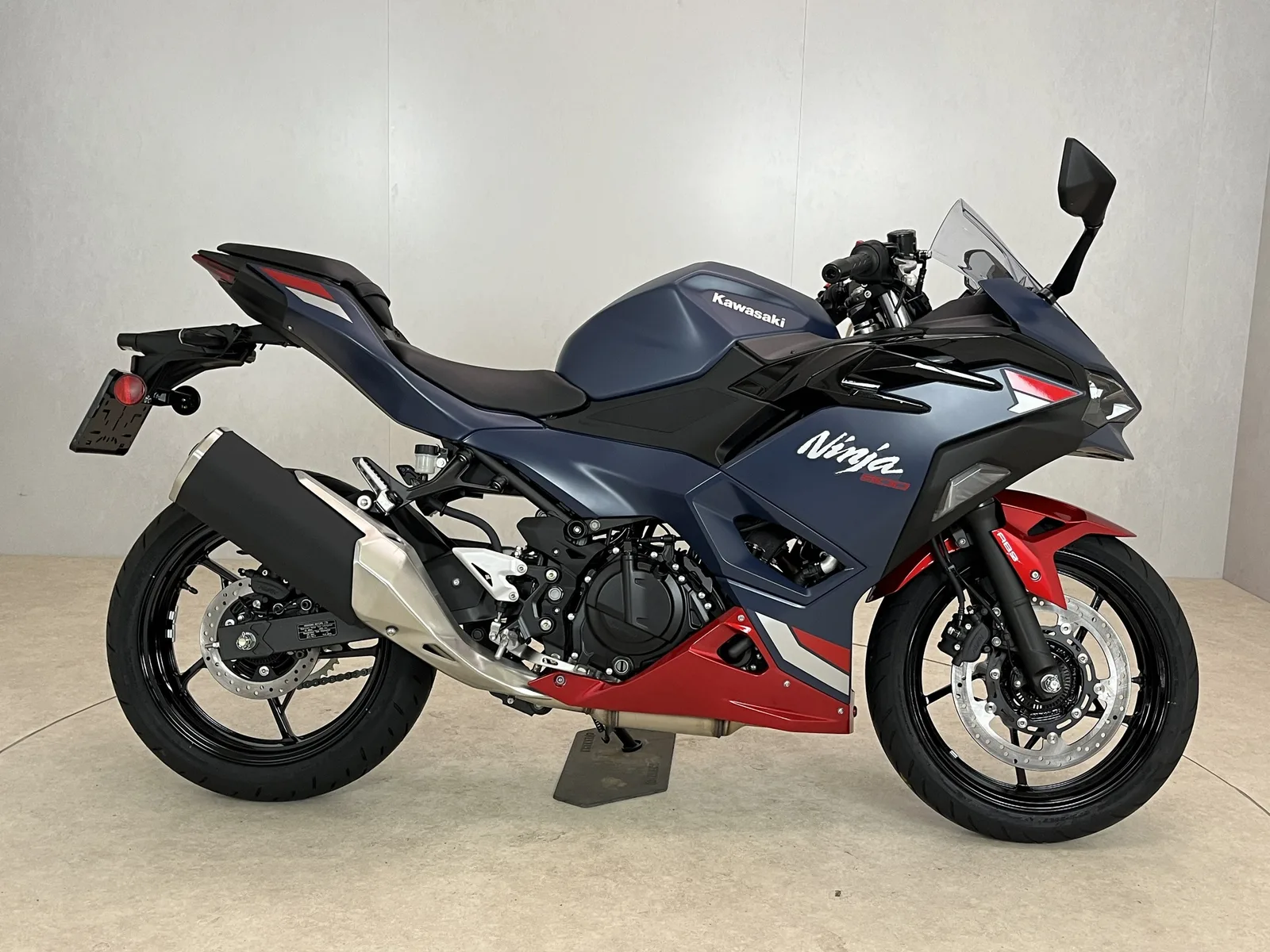 Kawasaki Z900 (2026) — foto 1