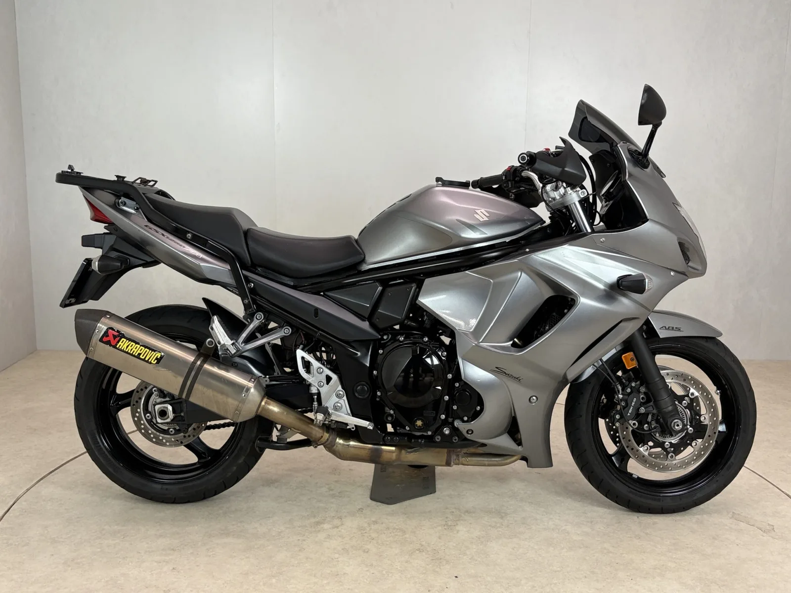 Suzuki GSX-S1000GT (2026) — foto 1
