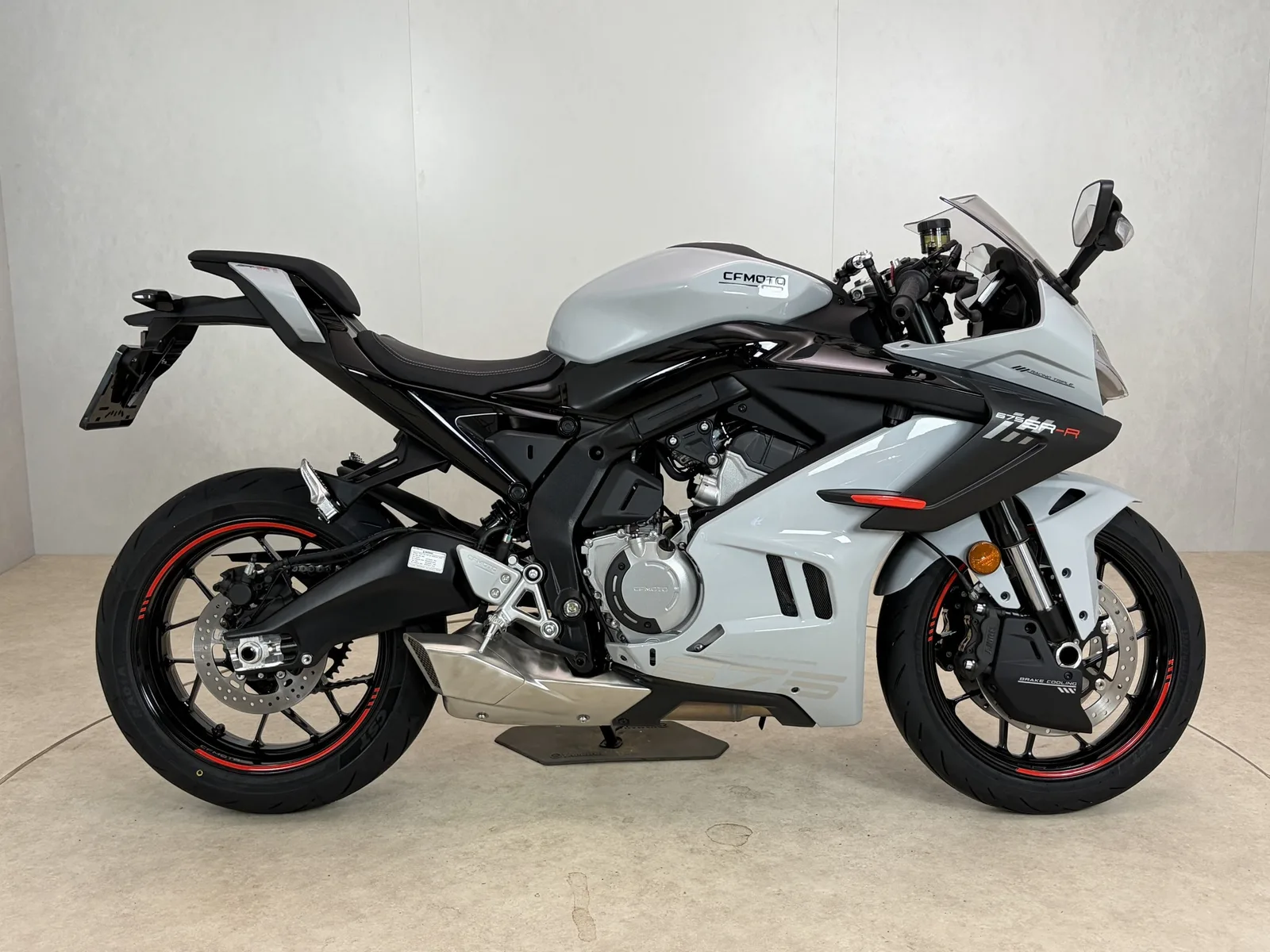 CFMoto 800 MT (2026) — foto 1