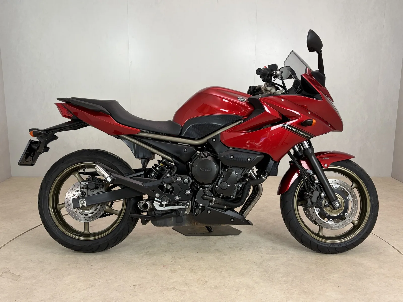 Yamaha XJ6 Diversion F (2010) — foto 1