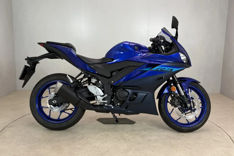 Yamaha YZF-R3 (2023)