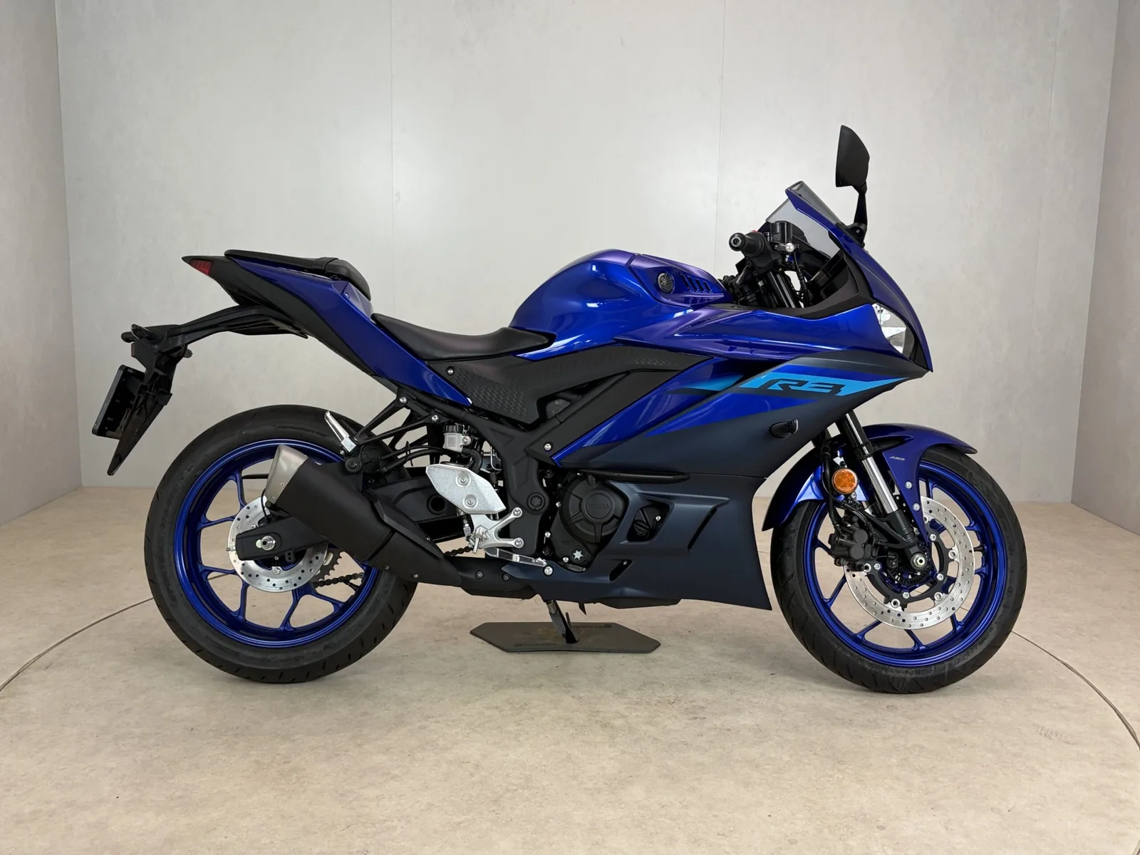 Yamaha YZF-R3 (2023) — foto 1