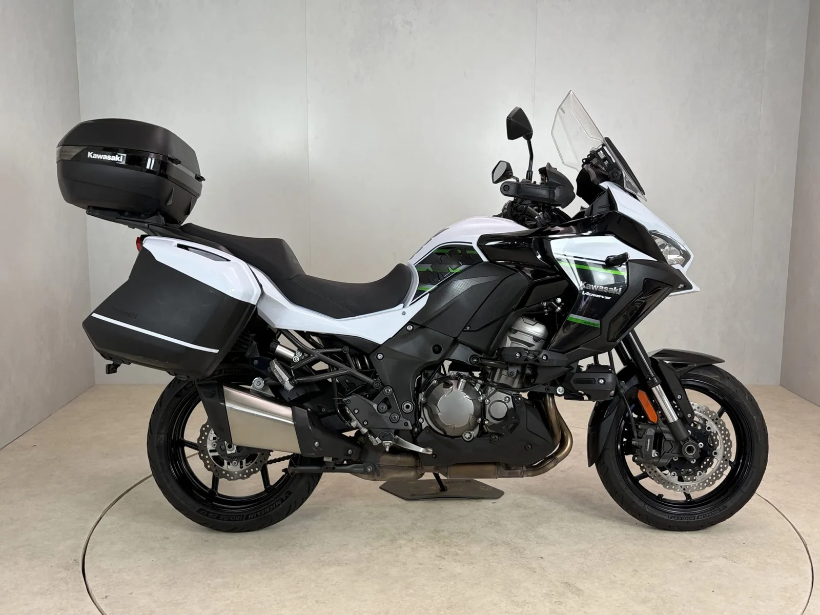 Kawasaki Versys 1000 GRAND TOURER (2021) — foto 1