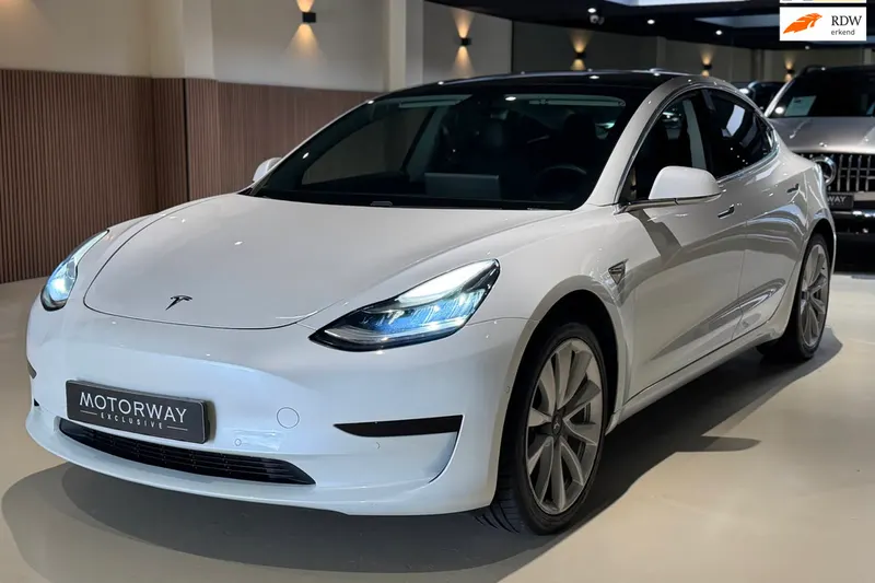 Tesla Model 3 (2019)