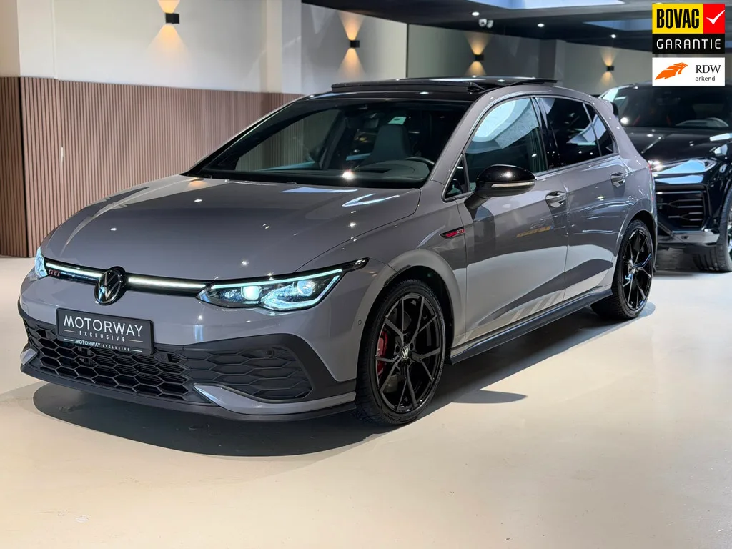 Volkswagen Golf (2024) — foto 1