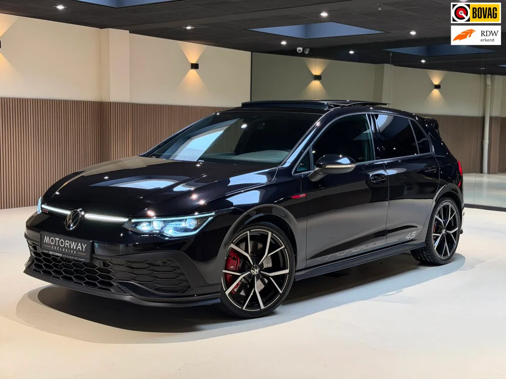 Volkswagen Golf (2022) — foto 1