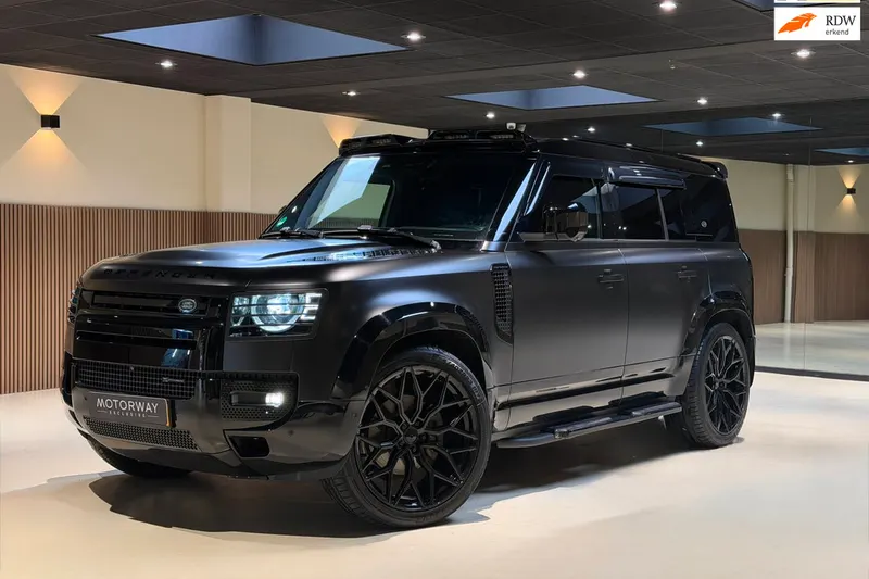 Land Rover Defender (2023)