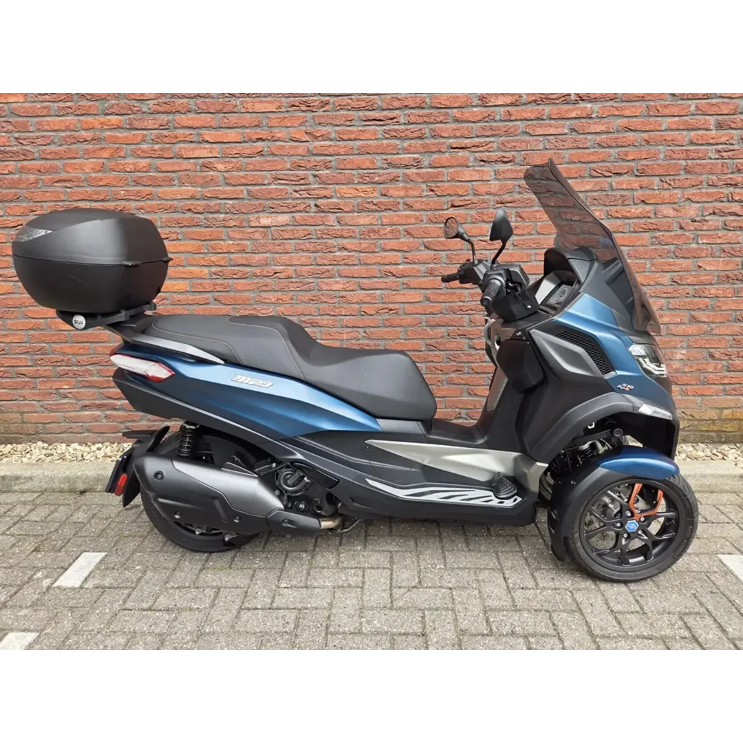 MP3 530 EXCLUSIVE BLUE PETROLIO (2023) — foto 1