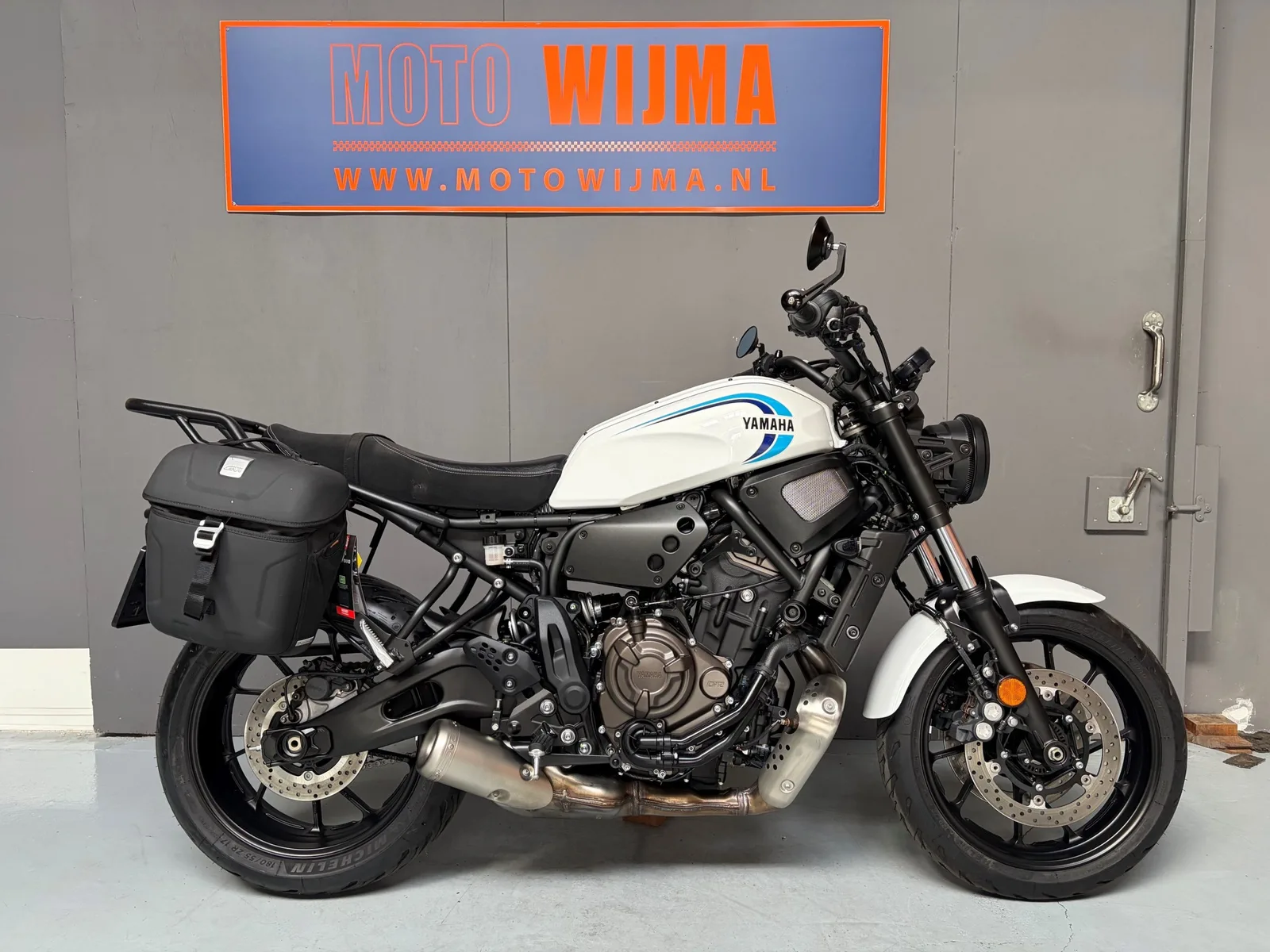 Yamaha XSR700 (2023) — foto 1