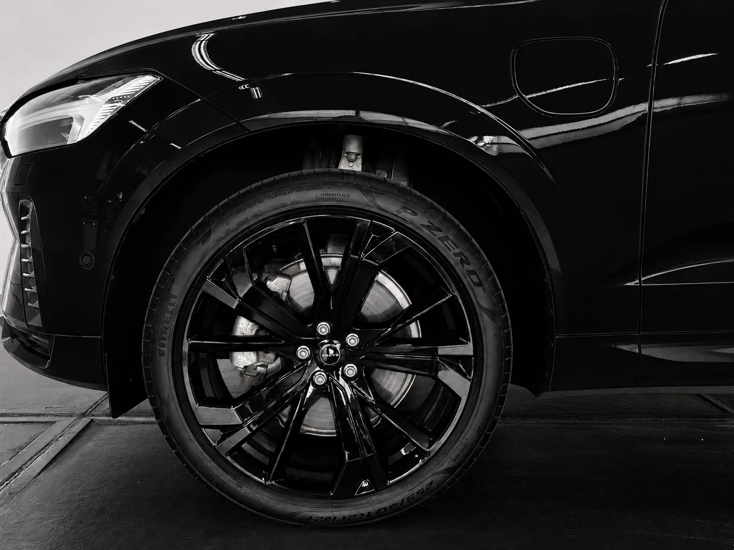 Volvo XC60 (2025) — foto 1
