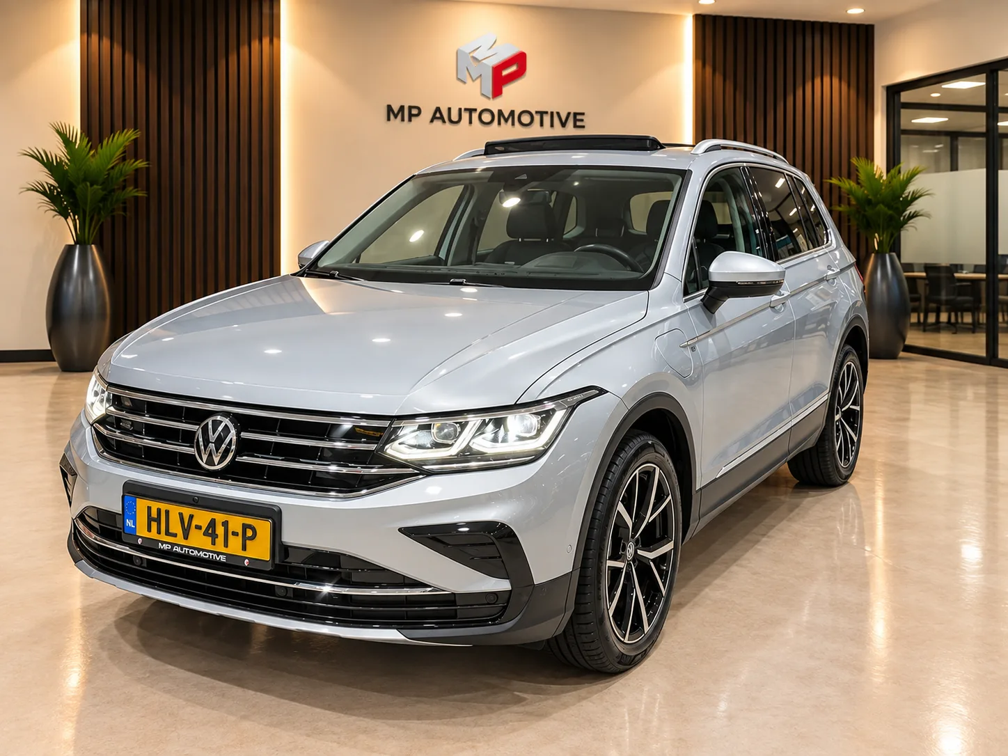 Volkswagen Tiguan (2021) — foto 1