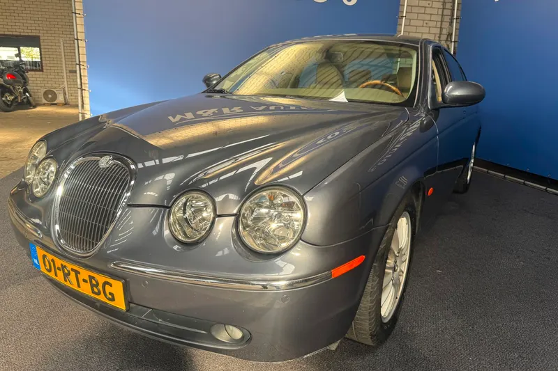 Jaguar S-Type (2005)