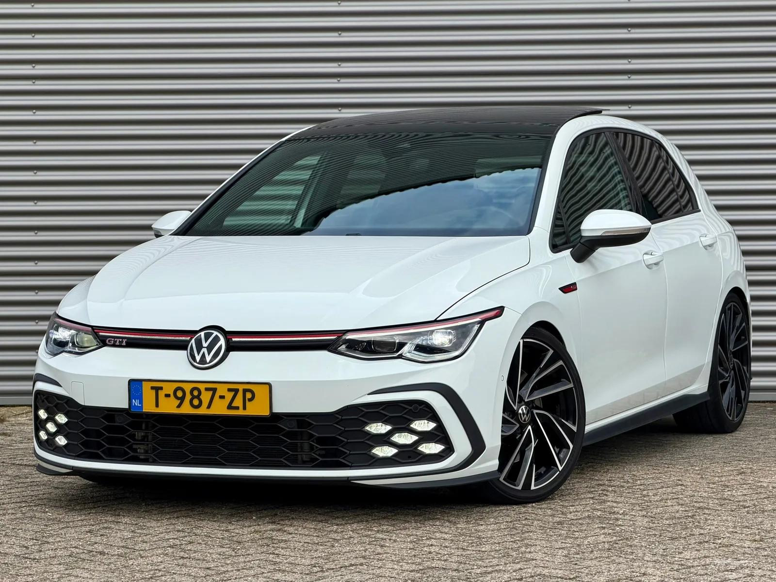 Volkswagen Golf (2020) — foto 1