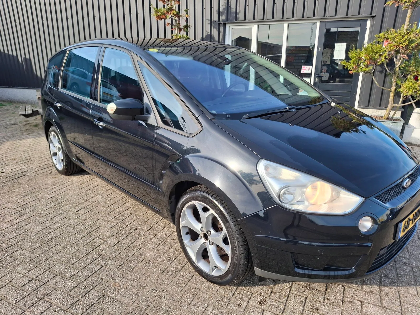 Ford S-Max (2009) — foto 1