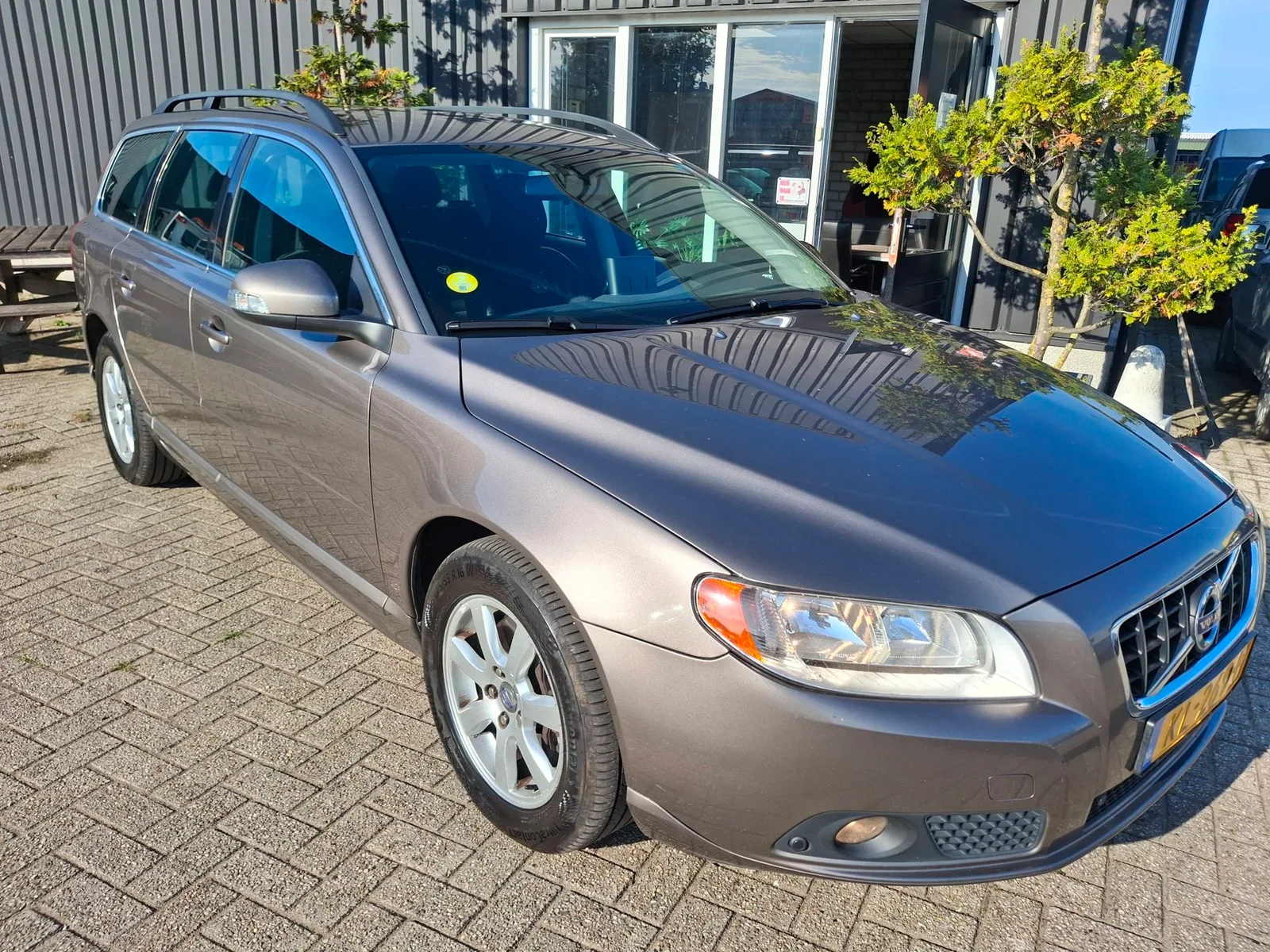 Volvo V70 (2010) — foto 1