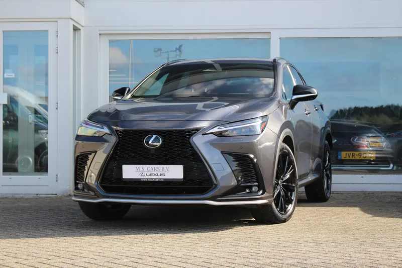 Lexus NX (2022)