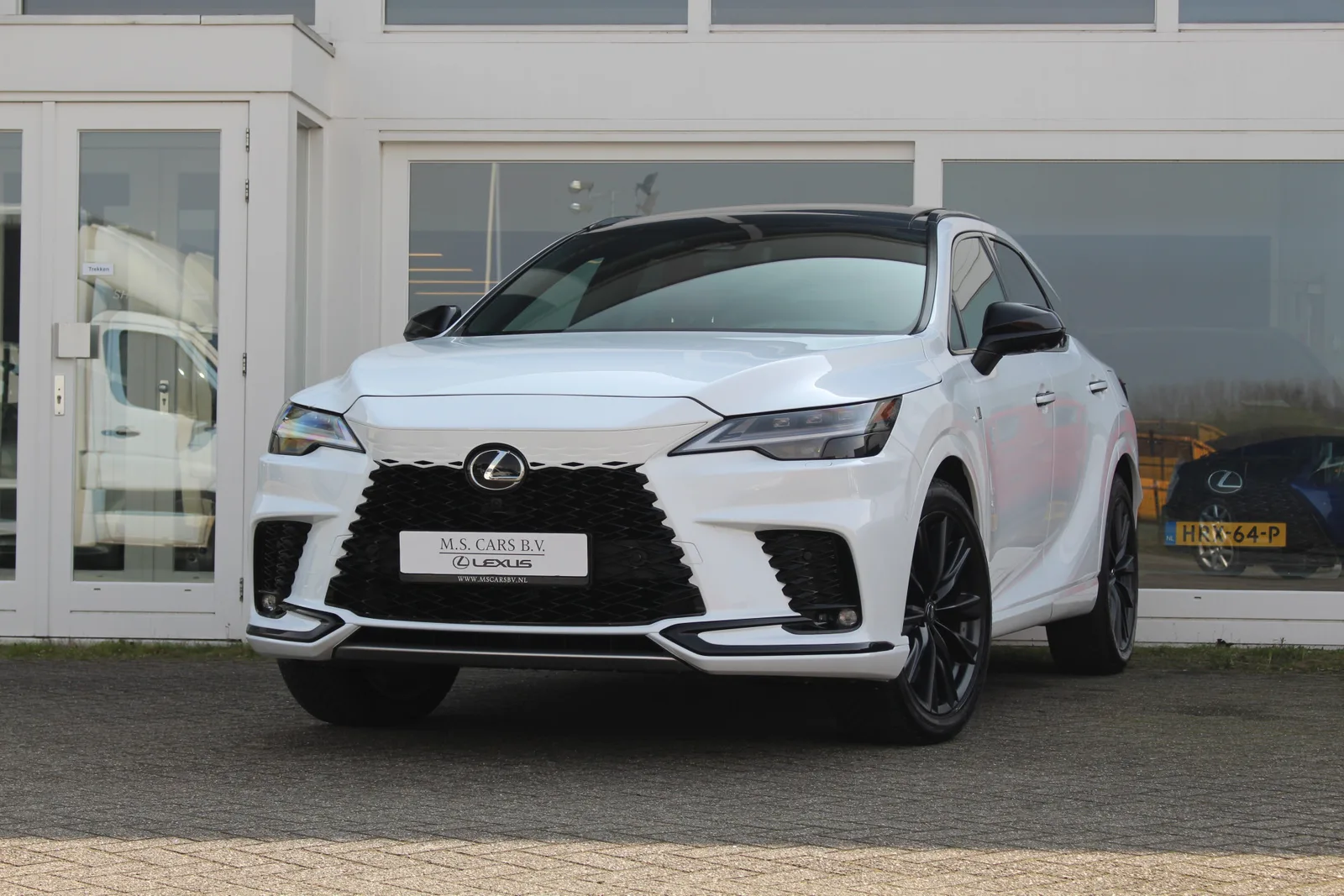 Lexus RX (2023) — foto 1
