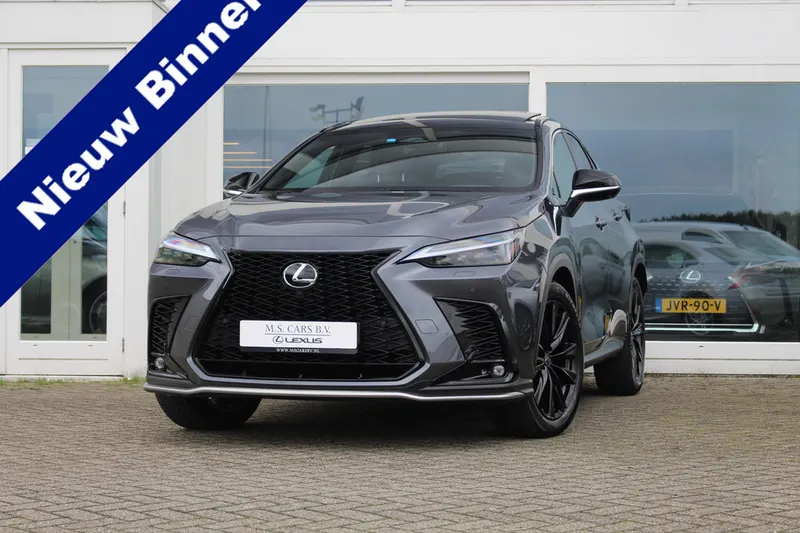 Lexus NX (2024)